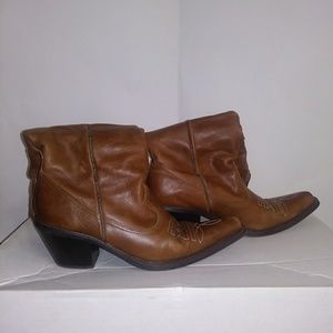 Maripe pointed toe boots